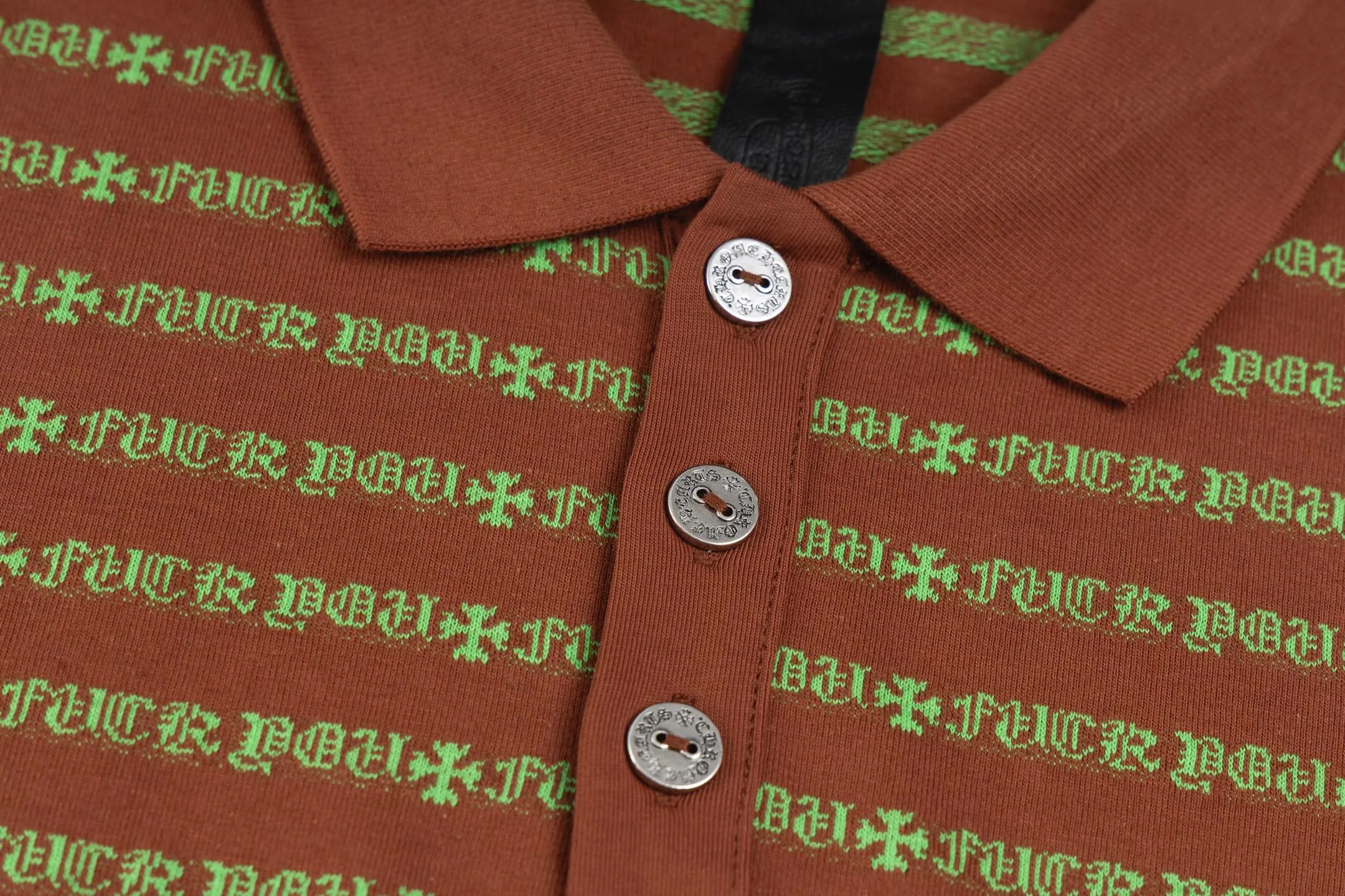 🅿️420 [Exclusive supply] CH Kroxin Sanskrit striped long-sleeved Polo shirt. The original version was purchased and developed for RMB 8,450. The fabric is made of yarn-dyed fabric, with a minimum order of one thousand meters, which is expensive. The embroidery uses an imported Tajima embroidery machine, and the collar leather tag is made of imported lambskin. The hardware is made of real antique silver which is extremely expensive. The overall wiring is straight and delicate, the fabric is comfortable and soft, and the color is consistent without color difference. It can be matched with the same style to create a fashionable look and control various occasions. Customized accessories, complete with three standards, same style for men and women! Size:S/M/L